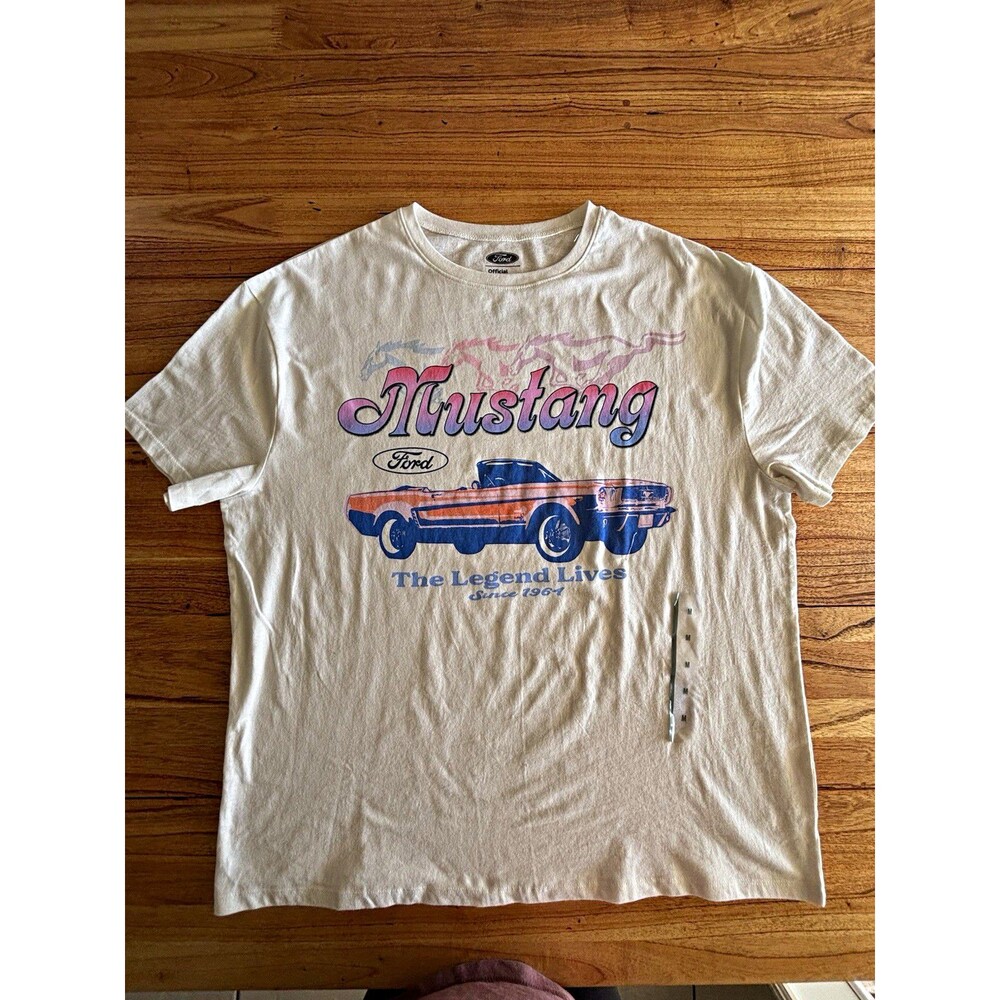 Ford Mustang Graphic Logo T-Shirt women’s M Cotton Ivory